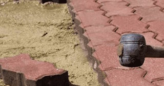Укладка плитки на песок в Гае в октябре