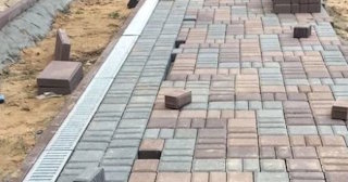 Укладка плитки на дорожке в Гае от 813 руб. - доступная стоимость