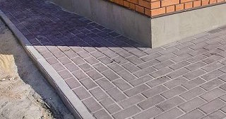 Укладка плитки на отмостку: Цена от 813 руб. в Гае от ТротуарнаяПлитка