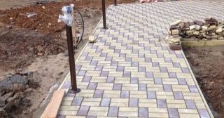 Укладка тротуарной плитки под ключ в Гае в октябре