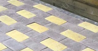 Укладка тротуарной плитки вокруг дома в Гае - цены от 813 руб.