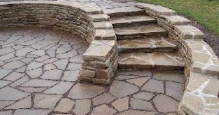 Профессиональная укладка тротуарного камня и плитки в Гае в октябре