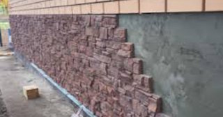 Профессиональная отделка фундамента панелями в Гае в октябре