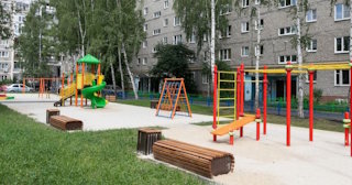 Благоустройство детской площадки во дворе от 1932 руб. в Гае